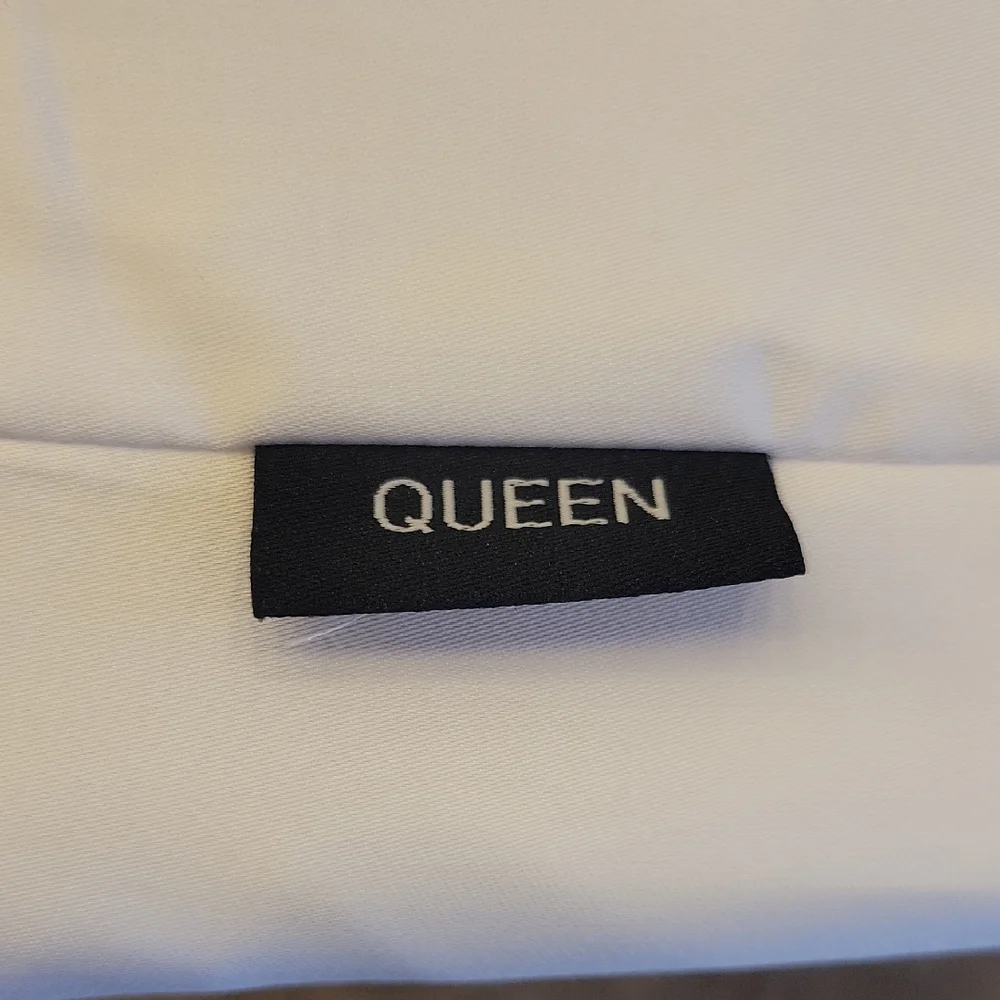 HB CLOUDLAND Elegant Queen 100% Bamboo Sateen White Bed Sheets. Hypo-allergenic
